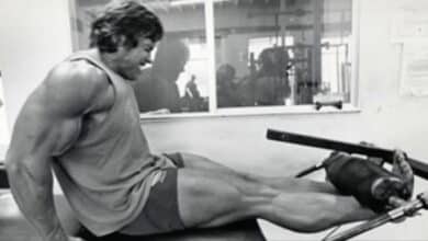 Arnold Schwarzenegger révèle une astuce d'extension de jambe qui peut augmenter la croissance musculaire des quads de 170 % – Fitness Volt