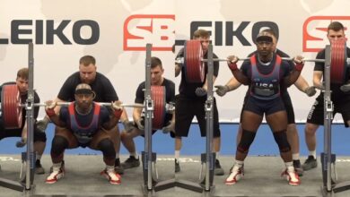 Russel Orhii (83 kg) établit le record du monde de squat brut de 321 kg (707,7 lb) à son retour aux Championnats du monde IPF 2024 – Fitness Volt