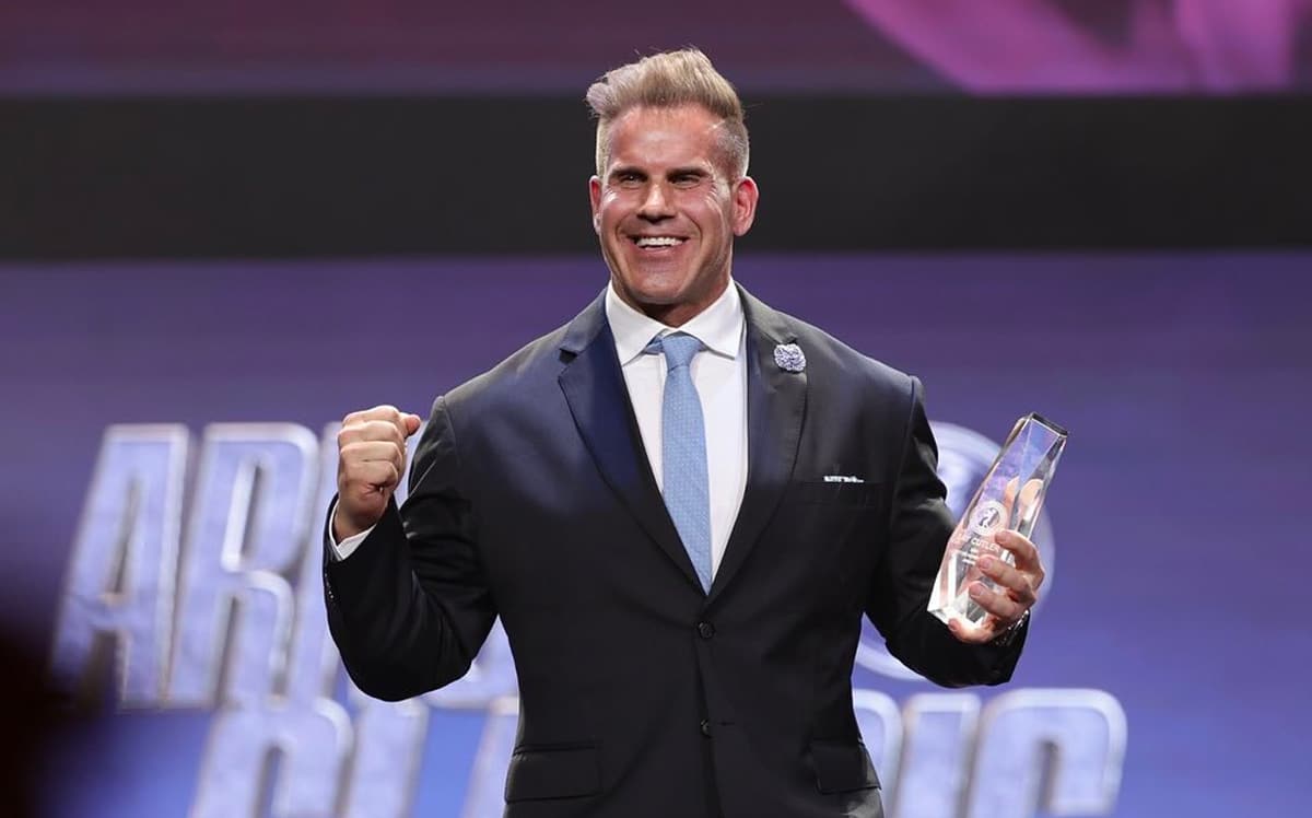 Jay Cutler prononce un discours émouvant et accepte le Arnold Classic Lifetime Achievement Award 2024 – Fitness Volt