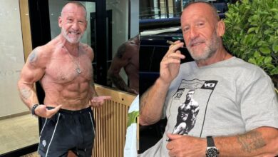 Dorian Yates, 62 ans, éblouit avec sa mise à jour physique, montre ses abdos et parle d'entraînement tout en voyageant – Fitness Volt